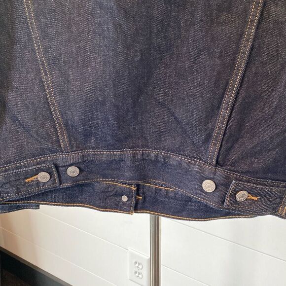 Levi Strauss & Co Blue Denim Moisture Wicking Lightweight Trucker Jacket… - Picture 4 of 9